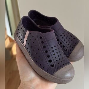 Native Jefferson Kids Water Shoes - Purple with Pink Stripe